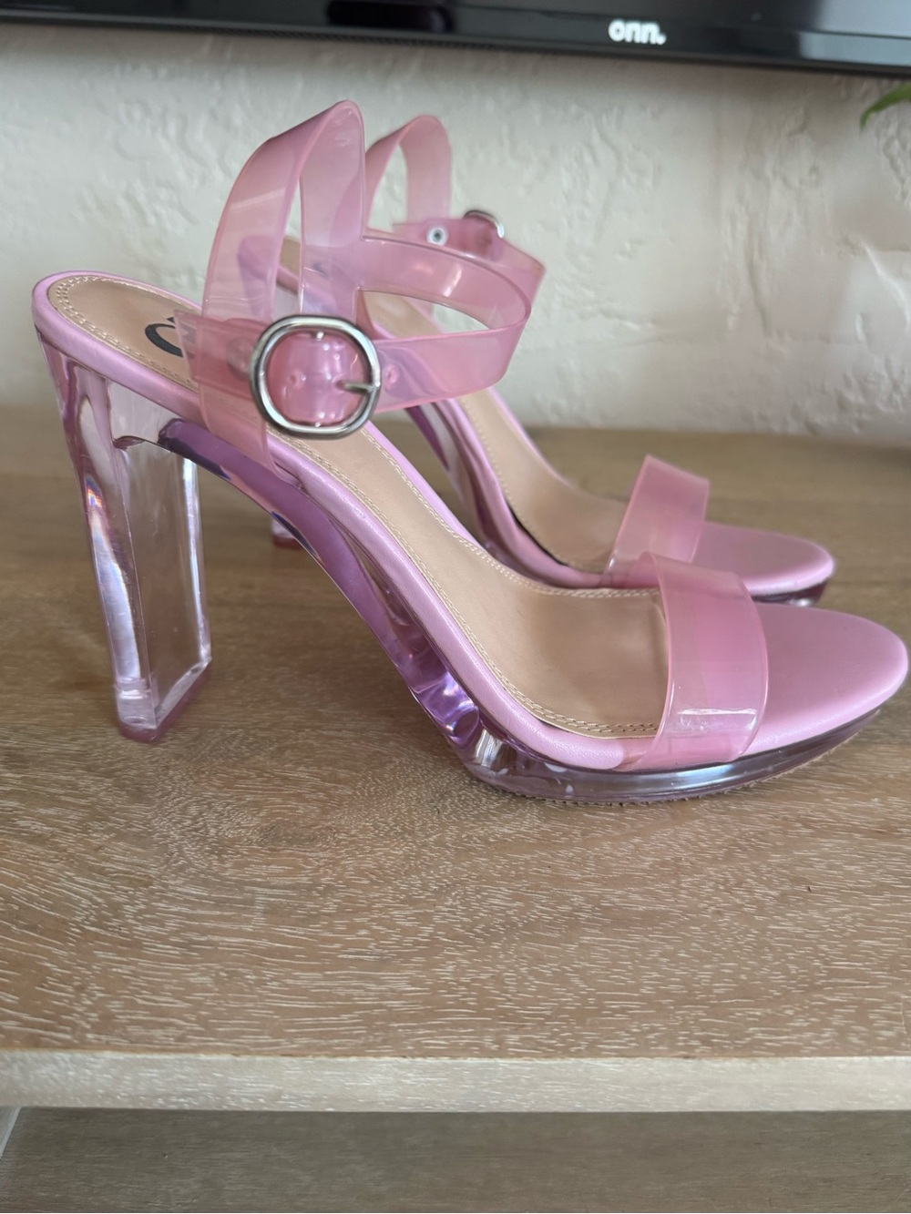 Gianni Bini Pink 2 Koool Lucite Acrylic Strapy Heels
